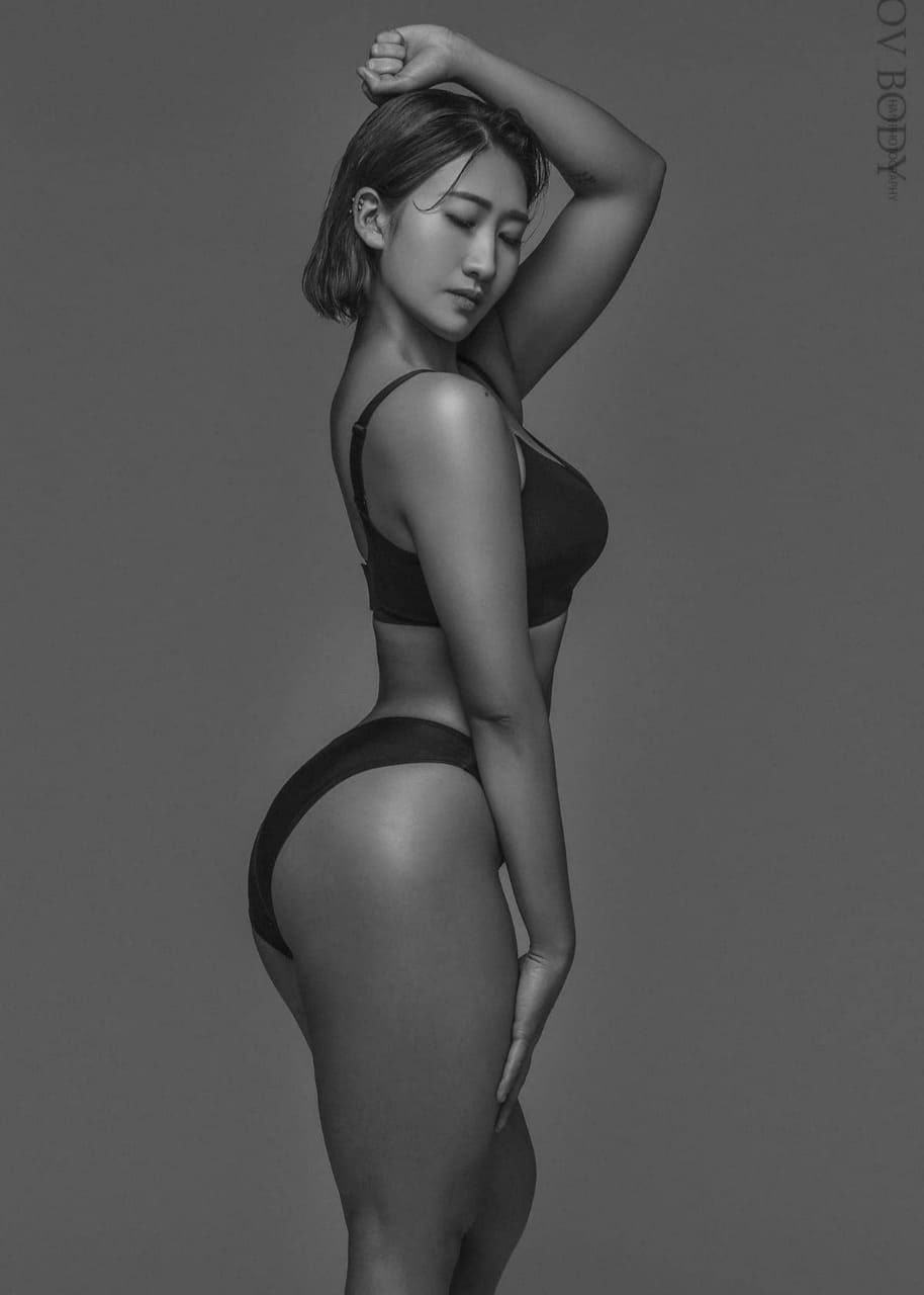 025